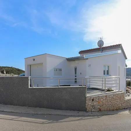 Family Friendly House With A Swimming Pool Vinisce, Trogir - 19001
