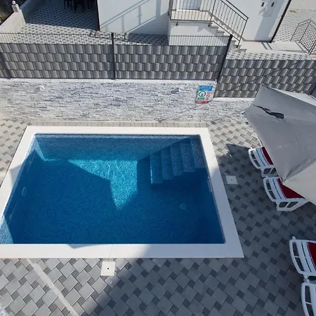 Ferienhaus Family Friendly House With A Swimming Pool Vinisce, Trogir - 19001 *