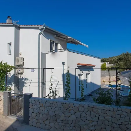 Ferienhaus Family Friendly House With A Swimming Pool Vinisce, Trogir - 19001 *