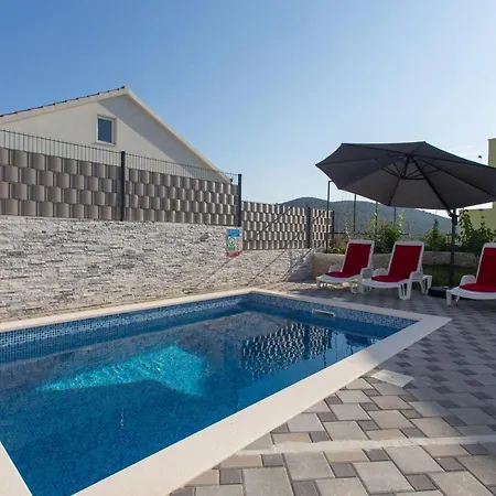 Ferienhaus Family Friendly House With A Swimming Pool Vinisce, Trogir - 19001 *