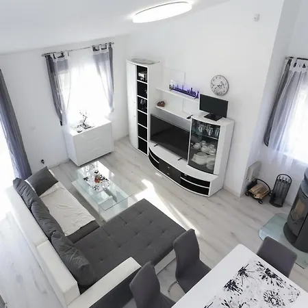Ferienhaus Family Friendly House With A Swimming Pool Vinisce, Trogir - 19001 *