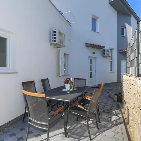 Family Friendly House With A Swimming Pool Vinisce, Trogir - 19001 *