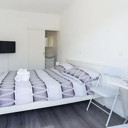 Family Friendly House With A Swimming Pool Vinisce, Trogir - 19001