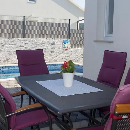 Family Friendly House With A Swimming Pool Vinisce, Trogir - 19001 Ferienhaus *