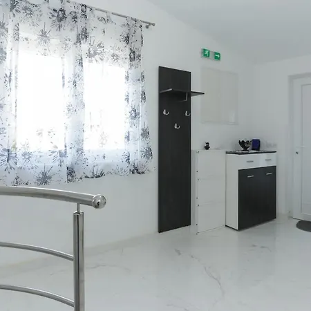 Family Friendly House With A Swimming Pool Vinisce, Trogir - 19001 Ferienhaus *