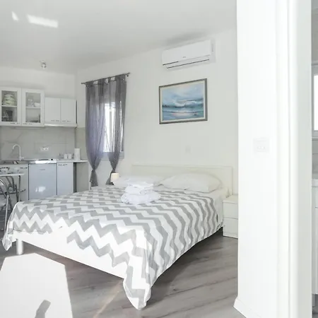 Family Friendly House With A Swimming Pool Vinisce, Trogir - 19001 * Vinišće