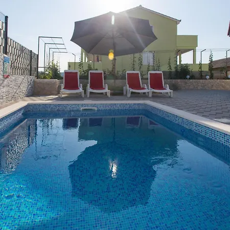 Family Friendly House With A Swimming Pool Vinisce, Trogir - 19001 *