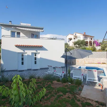 Nyaraló Family Friendly House With A Swimming Pool Vinisce, Trogir - 19001 Vinišće
